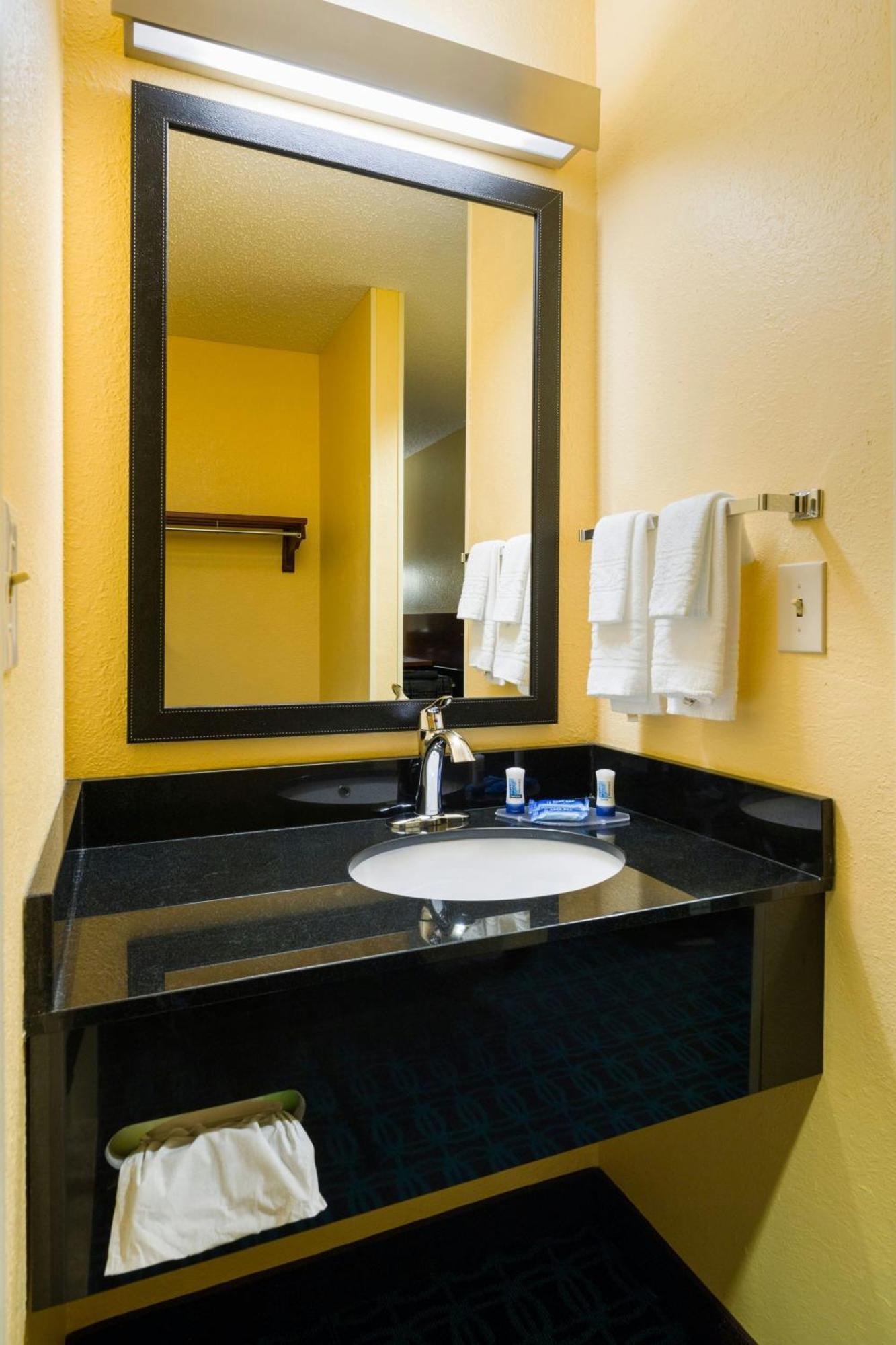 BW Allentown Bethlehem Lehigh Valley Inn & Suites Бетлехем Экстерьер фото