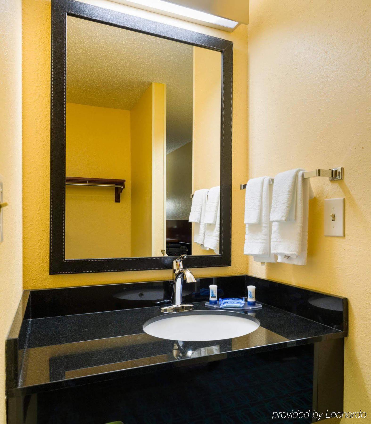 BW Allentown Bethlehem Lehigh Valley Inn & Suites Бетлехем Экстерьер фото